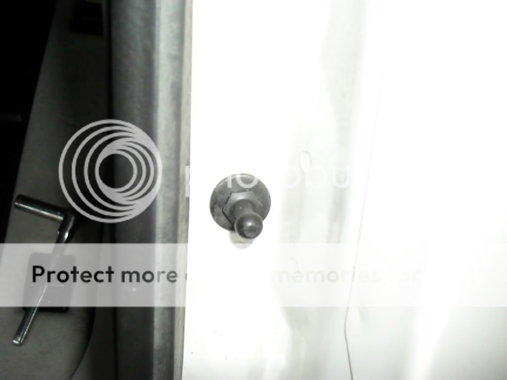 HELP please Replacing liftgate strut supports!